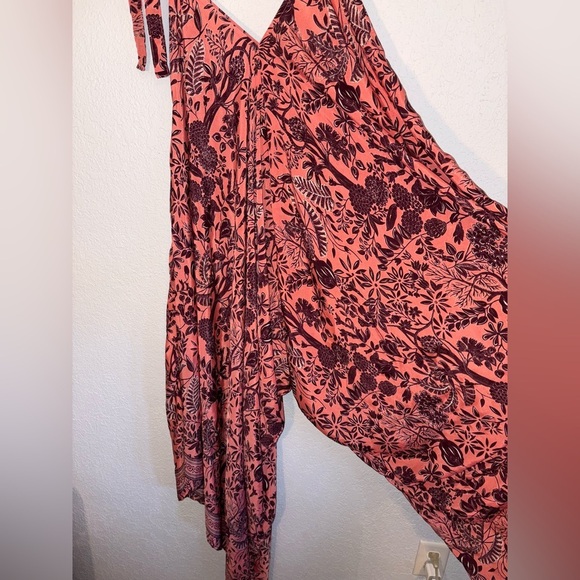 Lightweight, Adjustable jumpsuit - Picture 5 of 7